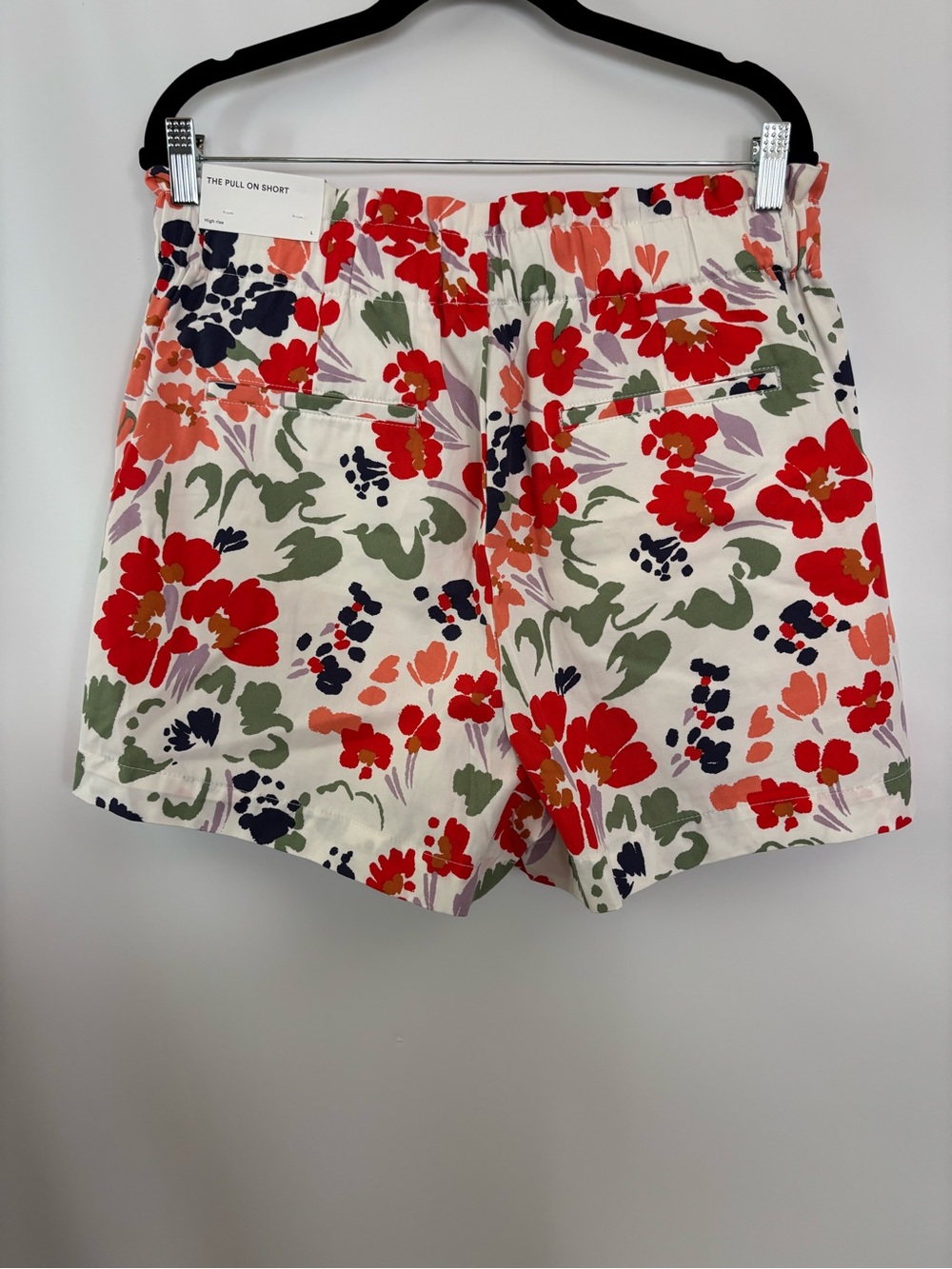 Ann Taylor The Pull On Short Floral Print Size L NWT